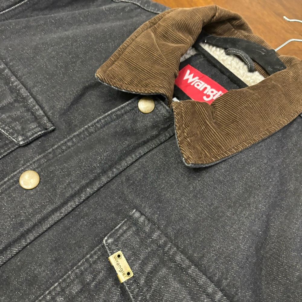 Wrangler black denim brown corduroy trim collar Sherpa lined heavy barn coat XL